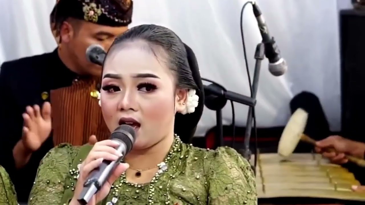 PAlARAN campursari SEKAR ANOM sinden ERAWATI garwane dalang pak BWN.