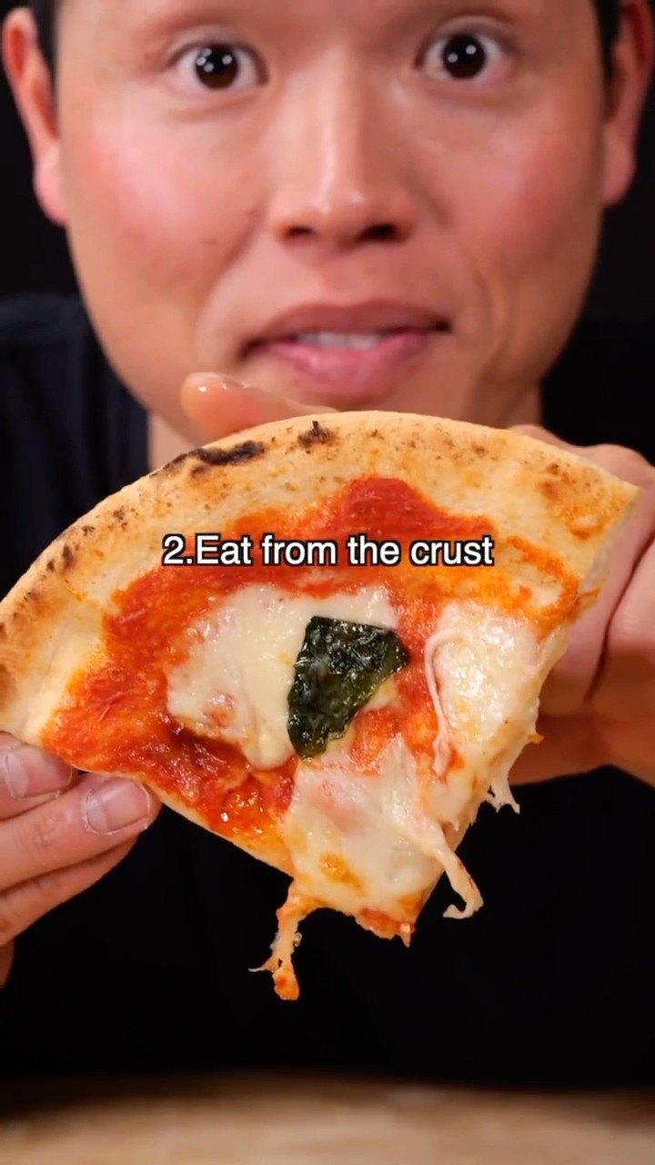How to eat pizza with @BayashiTV_