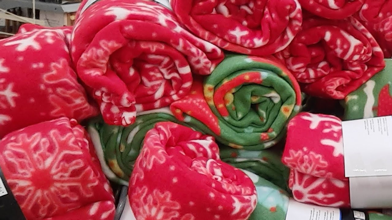 OMG! 😲 Christmas Blankets ONLY .30 Each At Walmart YouTube