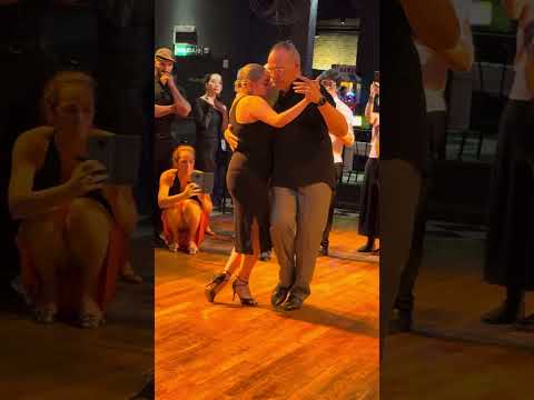 Tango lessons: Pancho Martínez Pey & Carolina Couto. La del Centro. Salón Marabú. 12/27/2023