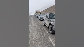 Heavy snowfall in Ladakh || traffic || snow