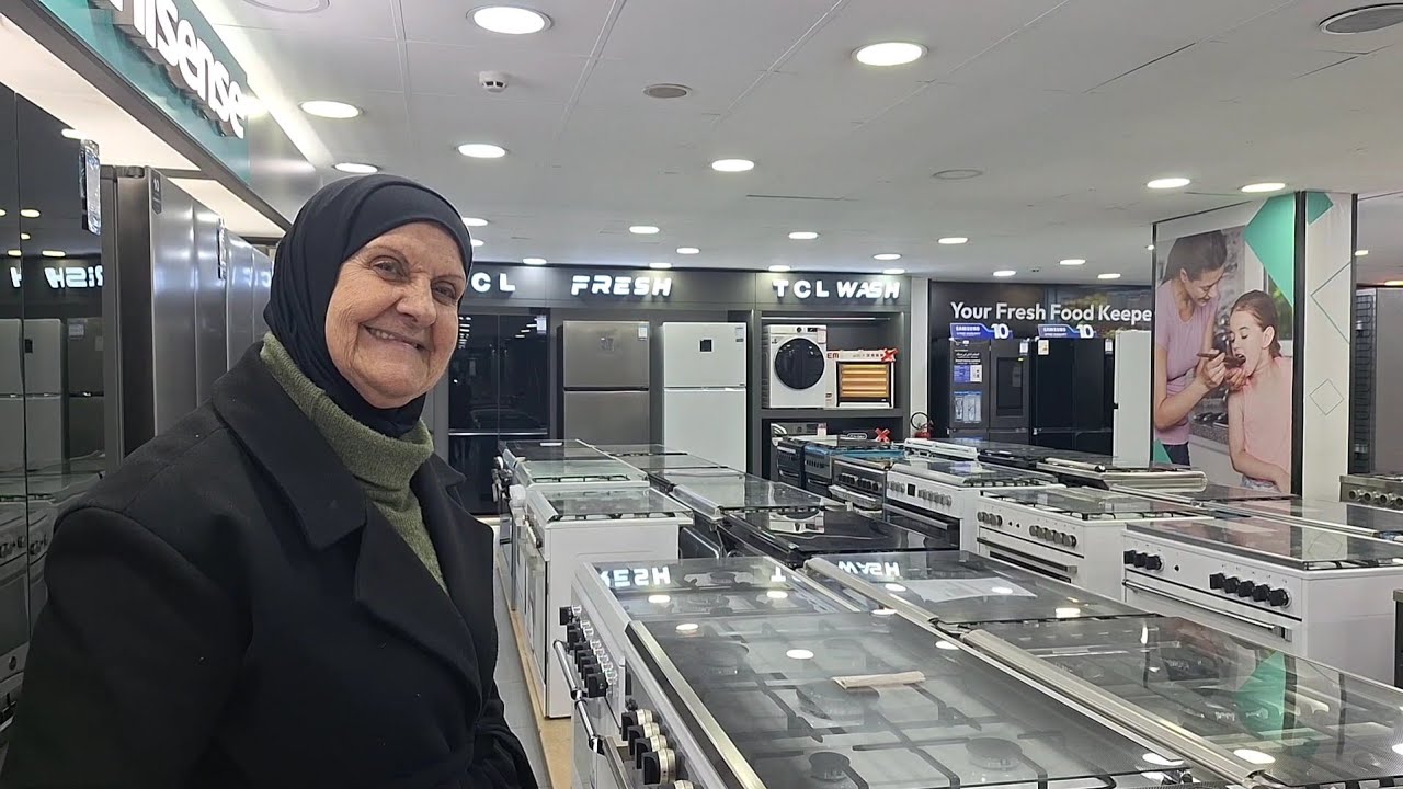 رحنا واشترينا فرن جديد😃..زارتني لتطمن عليي🥰😍