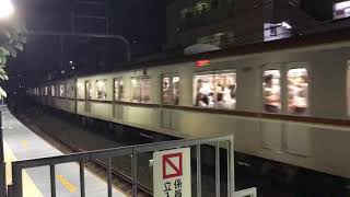 東京メトロ10000系白楽駅通過