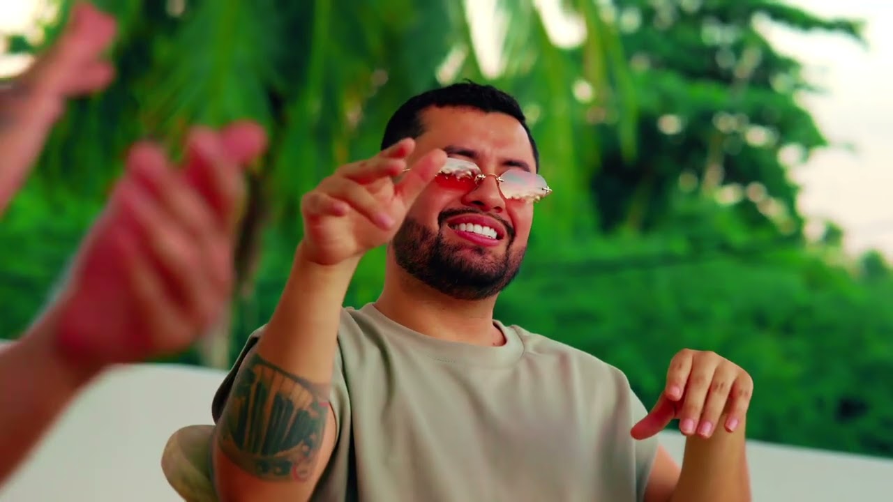 Watch Contigo - Sebastián Ledher, Jambene, Soteldo (Video Oficial) on YouTube Watch Contigo - Sebastián Ledher, Jambene, Soteldo (Video Oficial) on YouTube