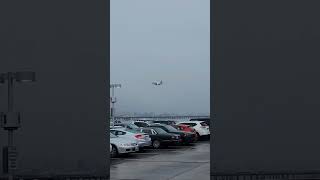 United Airlines (GoJet) CRJ700 breaking out at limits and landing DCA runway 1 #crj700