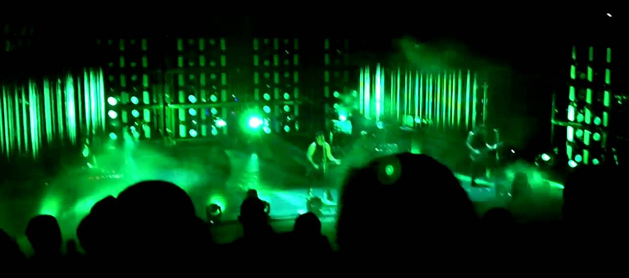 Nine Inch Nails - Red Rocks 7/22/14: Reptile