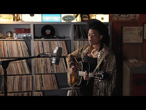 Amythyst Kiah - Firewater (Live At Earnest Tube)