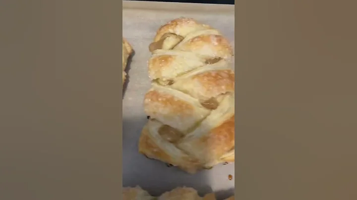 Extremely Flaky Apple Turnover | Costco Finds