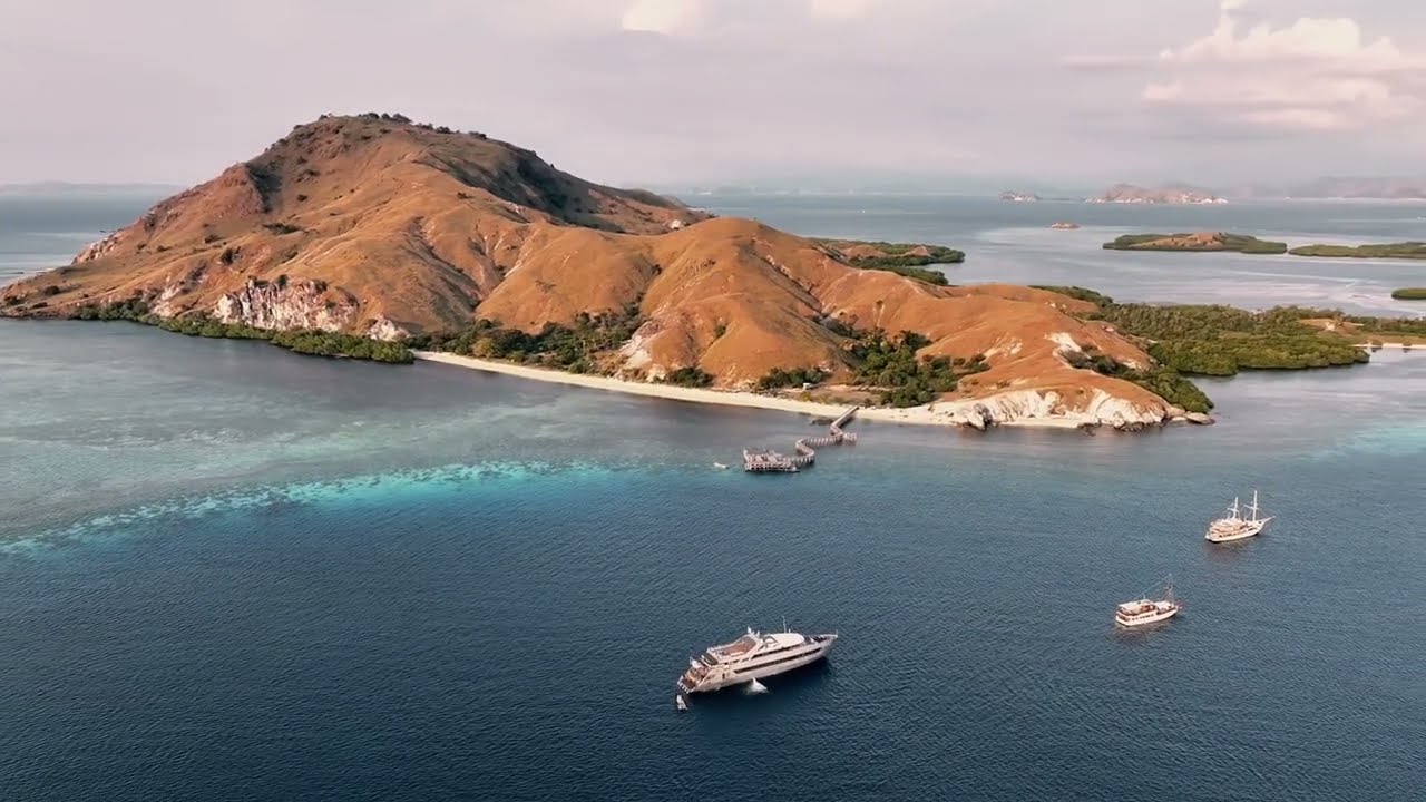 ⁣Inside the All Star Velocean | 170ft Luxury Indonesia Liveaboard Video Tour
