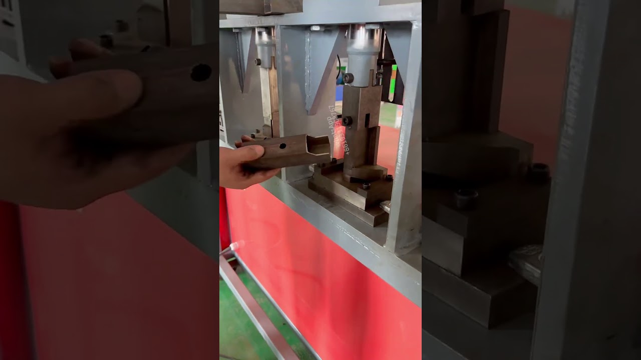 Multi-station hydraulic ironworker punching and shearing machine 