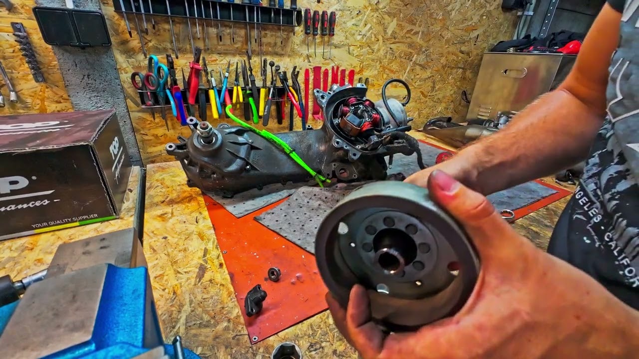 Rozbiórka silnika z mojego Speedfight'a 2 - Prawdopodobnie ostatni film..