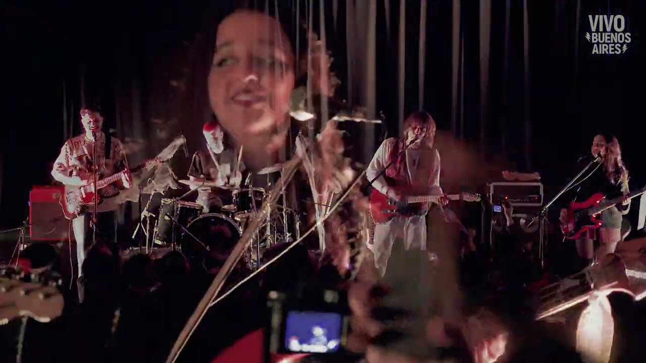 Maze 'La Distancia Es Fundamental' Vivo en CC Konex 2024.07.04