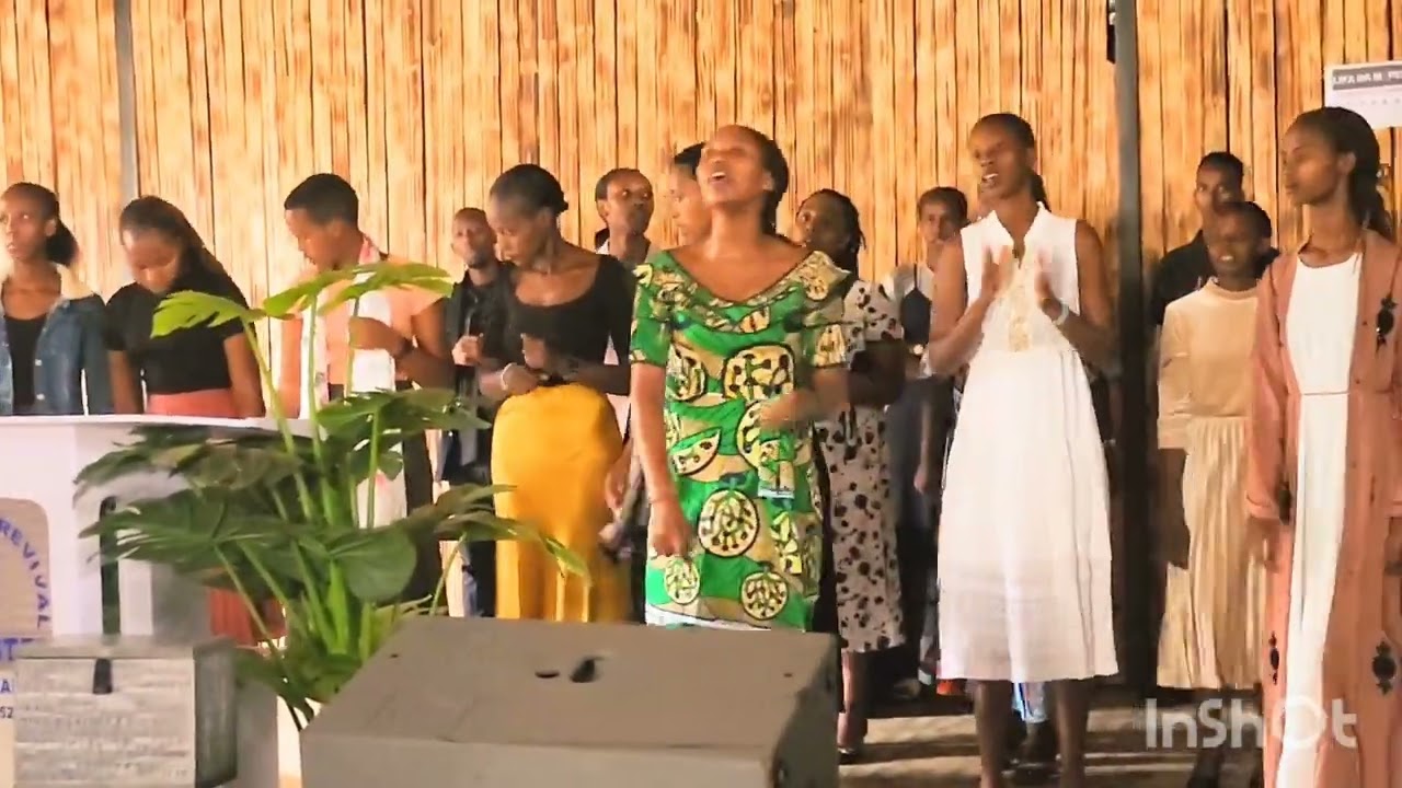 INDIRIMBO NZIZA YOKURAMYI IMANA MURI SHAMMAH REVIVAL 