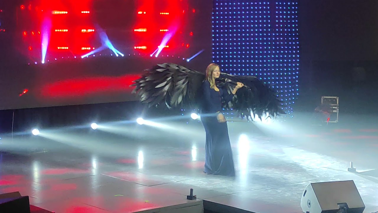 Guarda Violin Kate Show - Skyfall Bond 007 su YouTube Guarda Violin Kate Show - Skyfall Bond 007 su YouTube