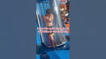 Trò chơi trượt lòng kính cực hót tại Vinwonders Phú Quốc