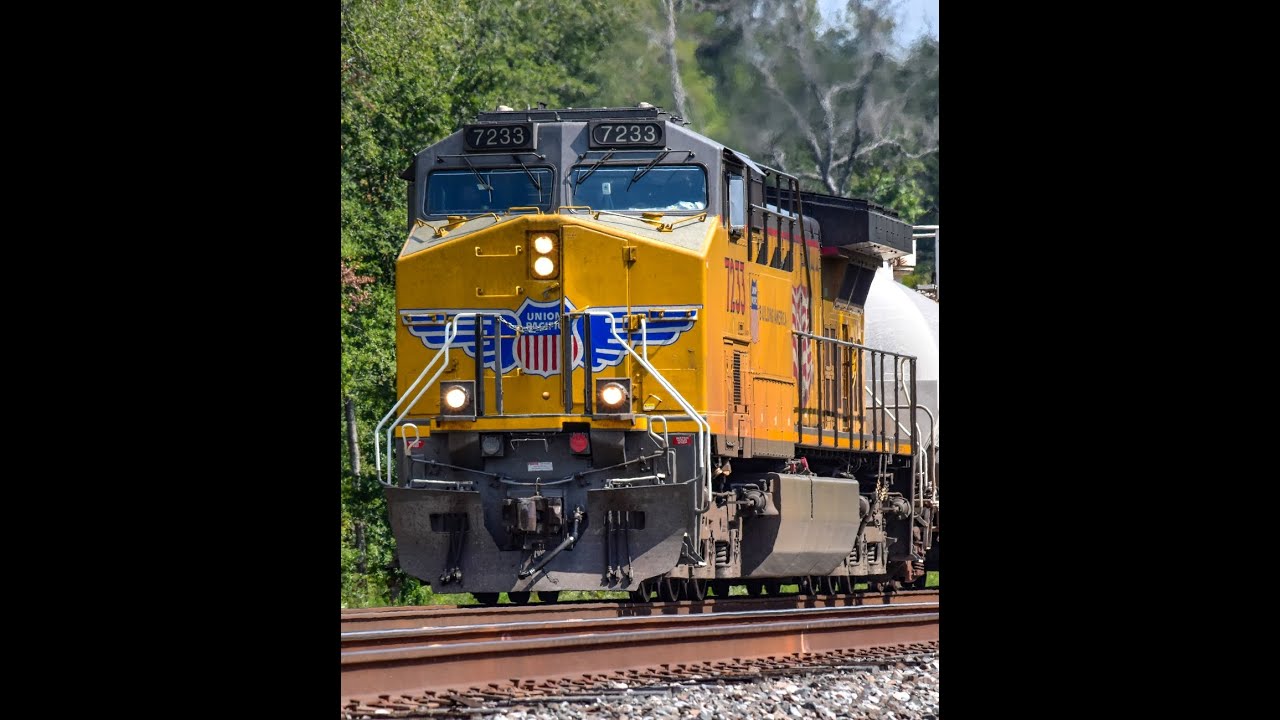 A DOUBLE CATCH!  Union Pacific 7233 (Rebuilt GE C44ACM)