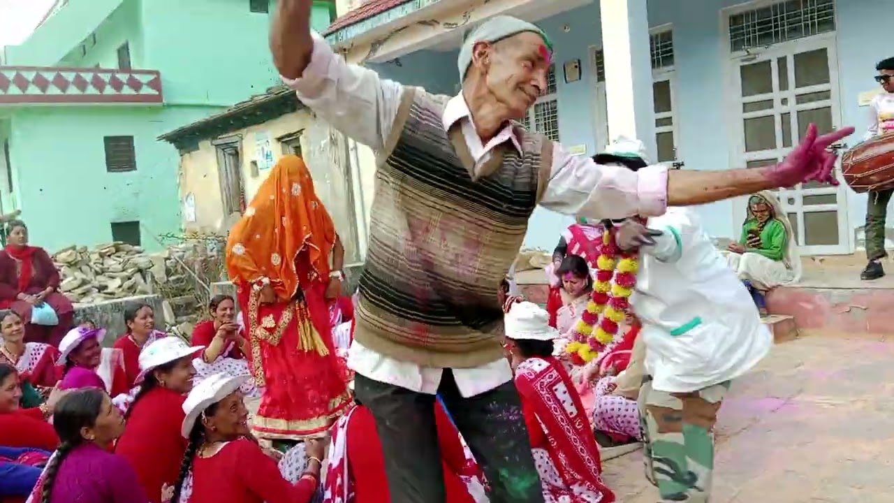 होली का सुंदर सा डांस 🌹🙏🙏🌹