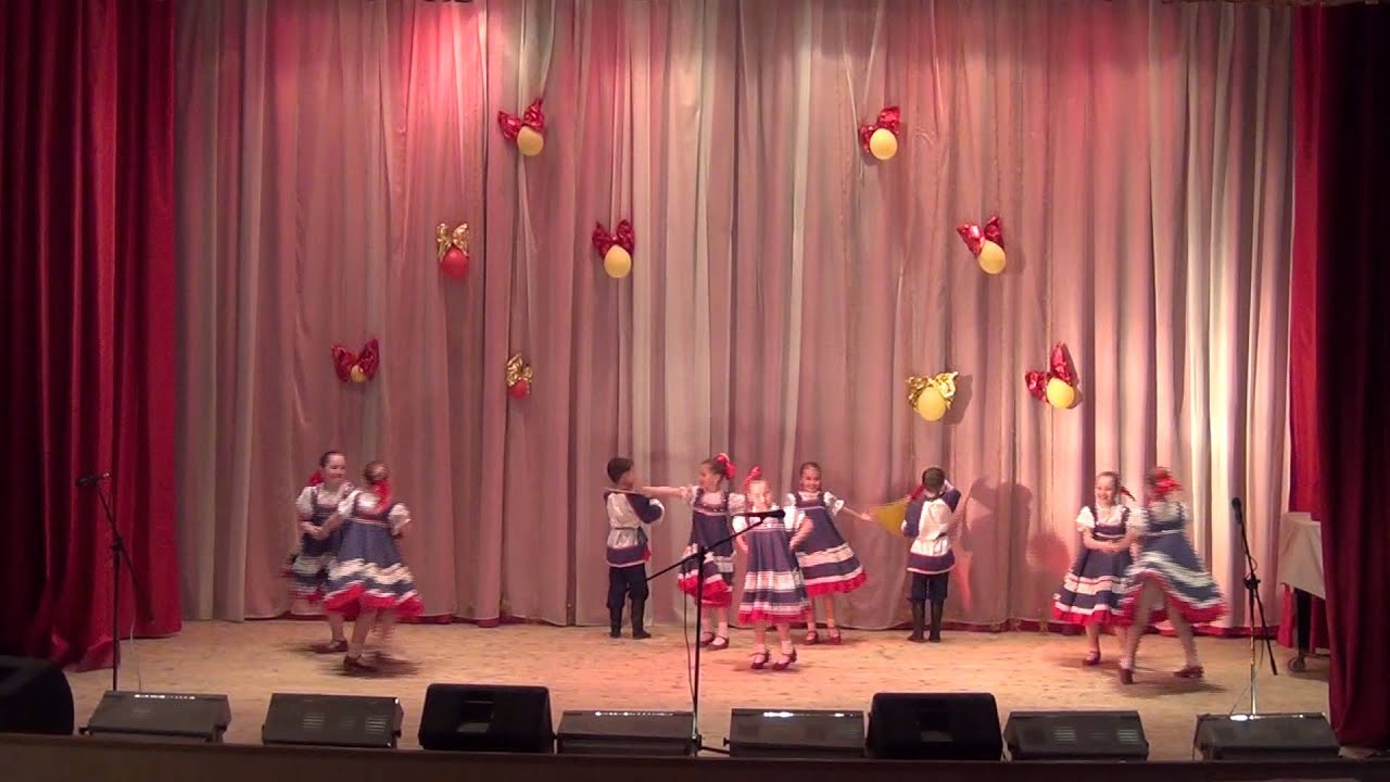 Образцовый ансамбль песни, музыки и танца 