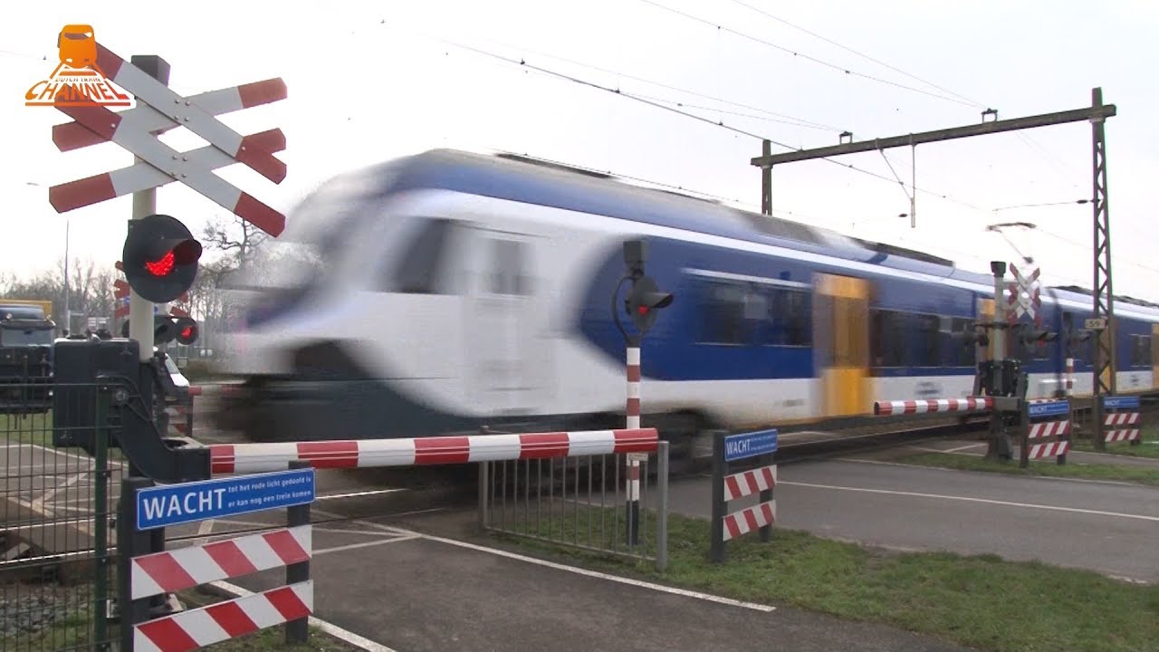 DUTCH RAILRAOD CROSSING - Wijchen - Celciusstraat