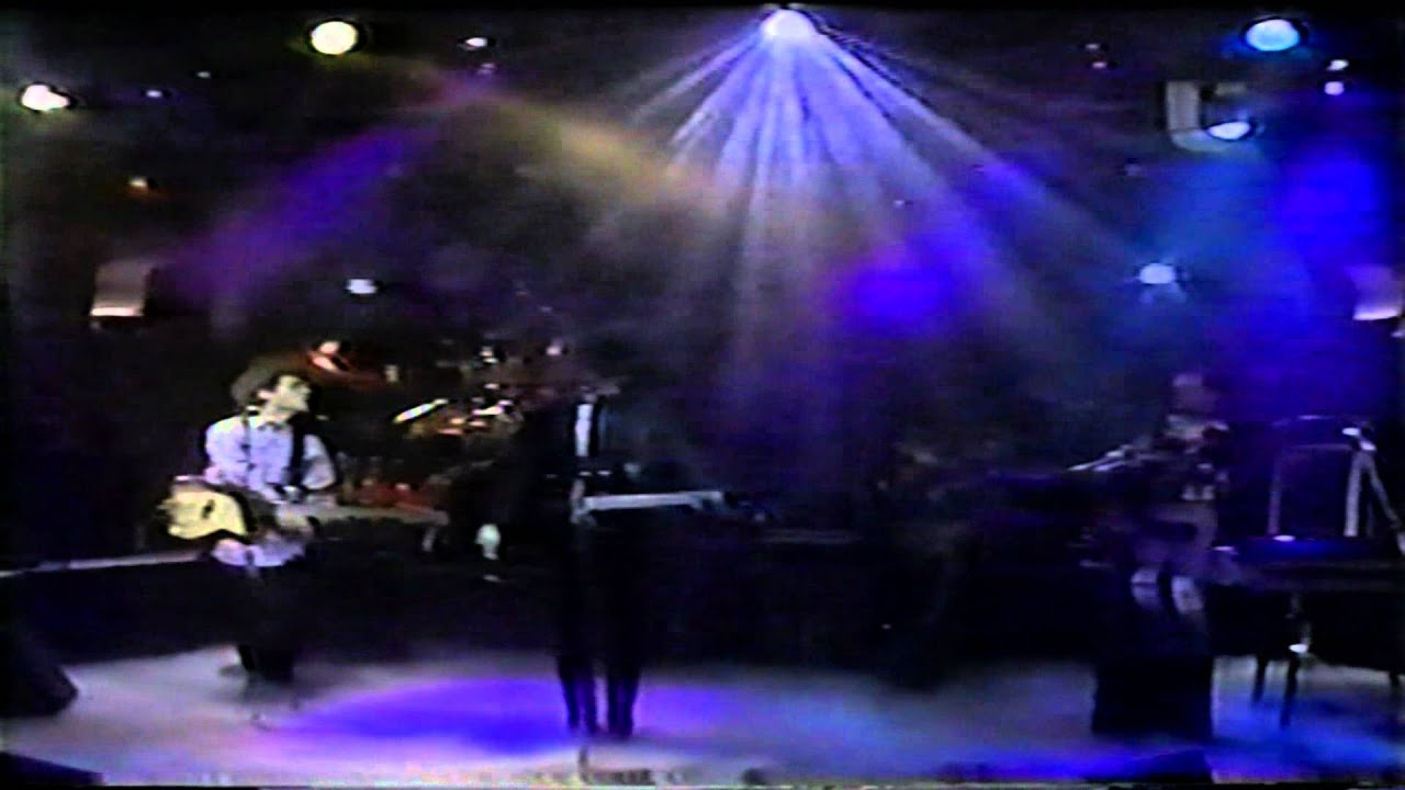 Caifanes - Matenme Porque Me Muero [En Vivo 1988] - YouTube