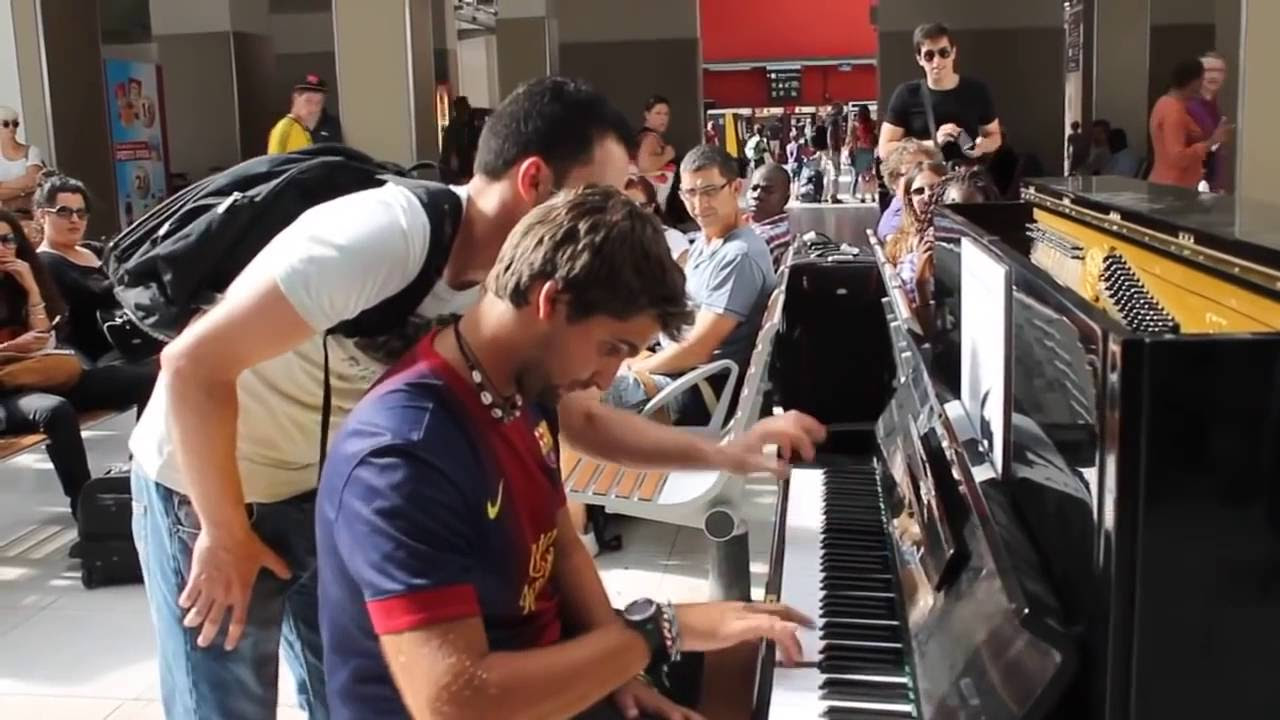 Quand un Algrien et un espagnole improvisent au piano  la Gare