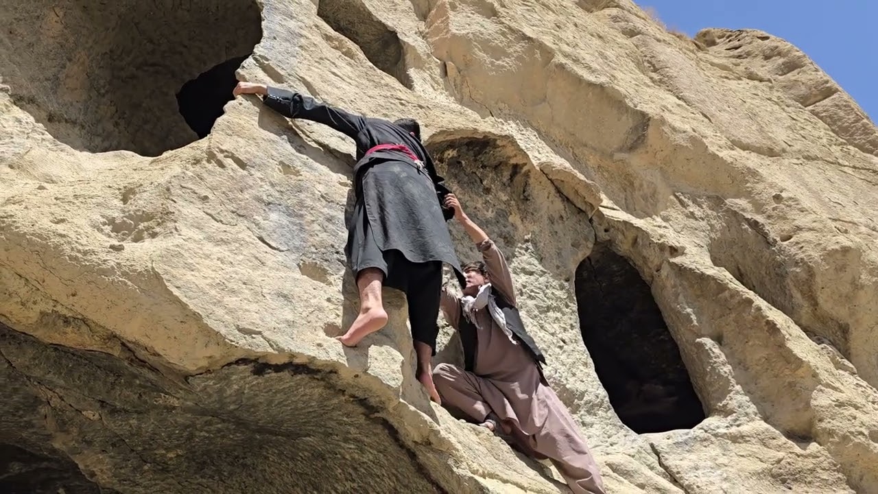 غار نشینان نی قلعه