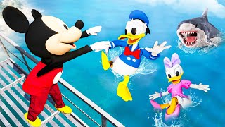 GTA 5 Mickey Mouse vs Donald Duck vs Daisy Duck Water Ragdolls Jumps/Fails (Funny Moments)