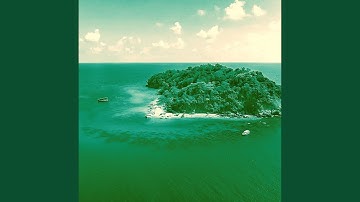 Pulsating Backdrops for Tropical Getaways