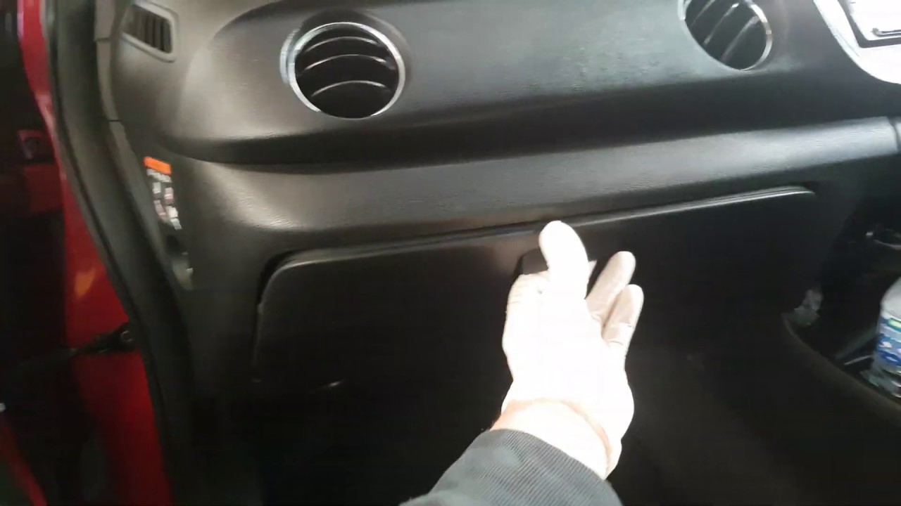 How to change cabin filter Honda Insight YouTube