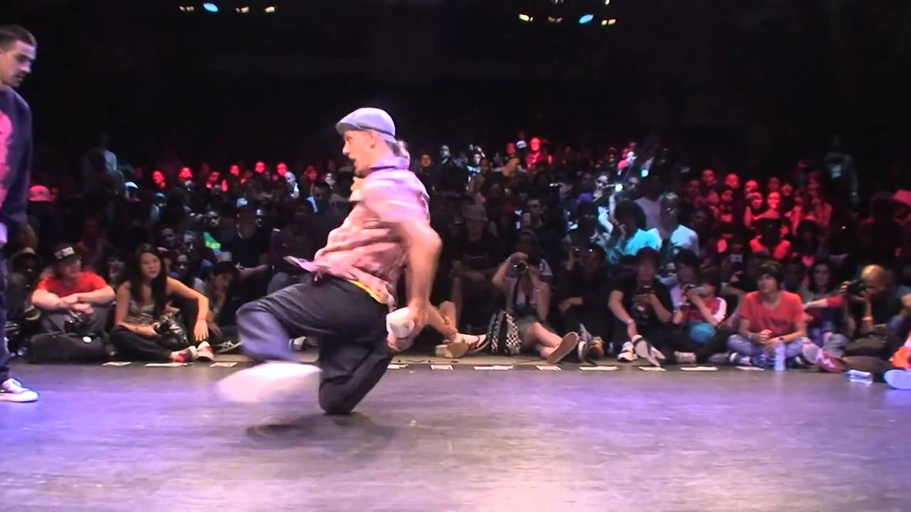 WORLD BBOY CLASSIC 2010 Pluto & Yan vs Keebz & Thesis