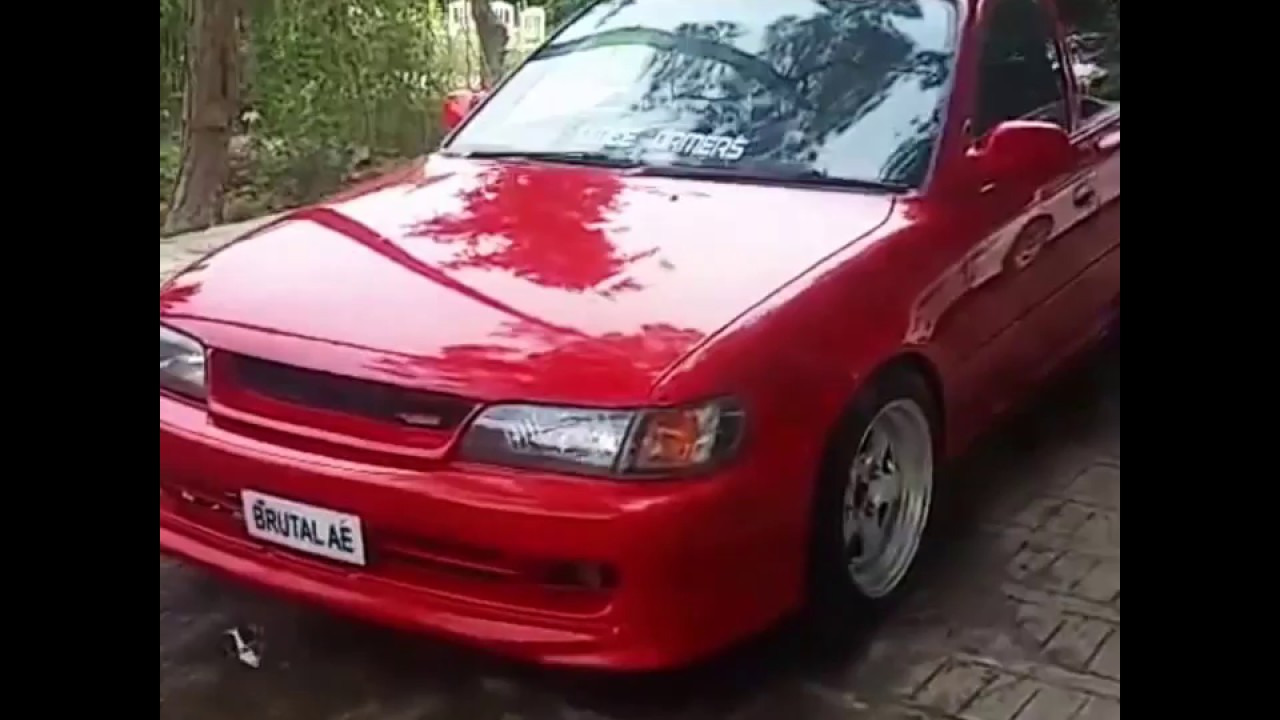 Red Toyota Corolla AE101 - Detailing