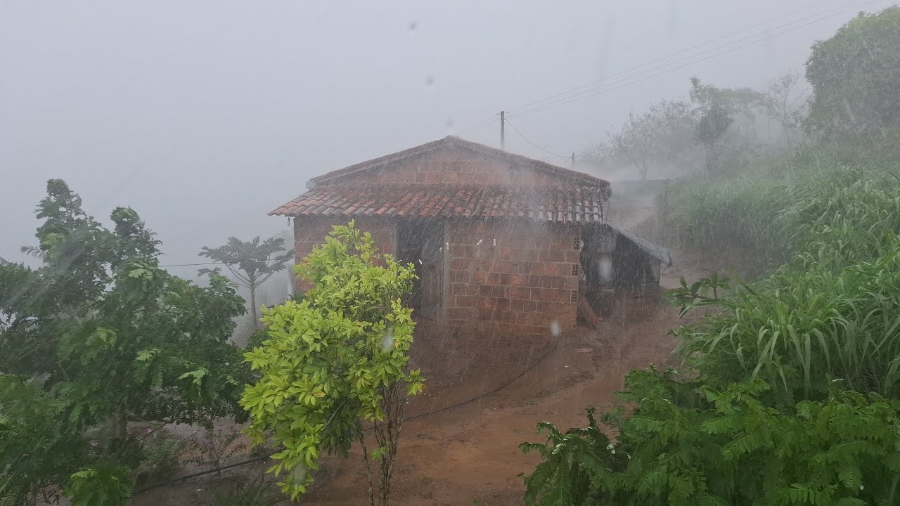 Caiu um pé d'água ⛈️ assustador encheu a casa d'água 😱 em mogeiro PB 
