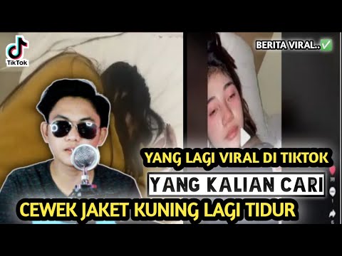 CEWEK JAKET KUNING LAGI TIDUR