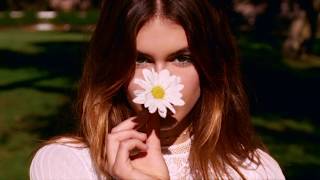 Marc Jacobs Daisy feat. Kaia Gerber