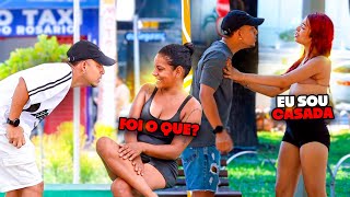 IRRITANDO ESTRANHOS 