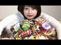 深夜の2時にコンビニの甘い物を大食いする一般女性。