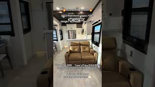 Full Time Living // Rear Kitchen #fulltimeliving #rvliving #tinyhomeonwheels #mansiononwheels