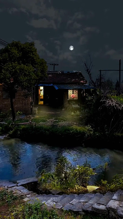 Di malam hari sayup sayup terdengar suara hembusan angin memecah keheningan malam  #nature #travel