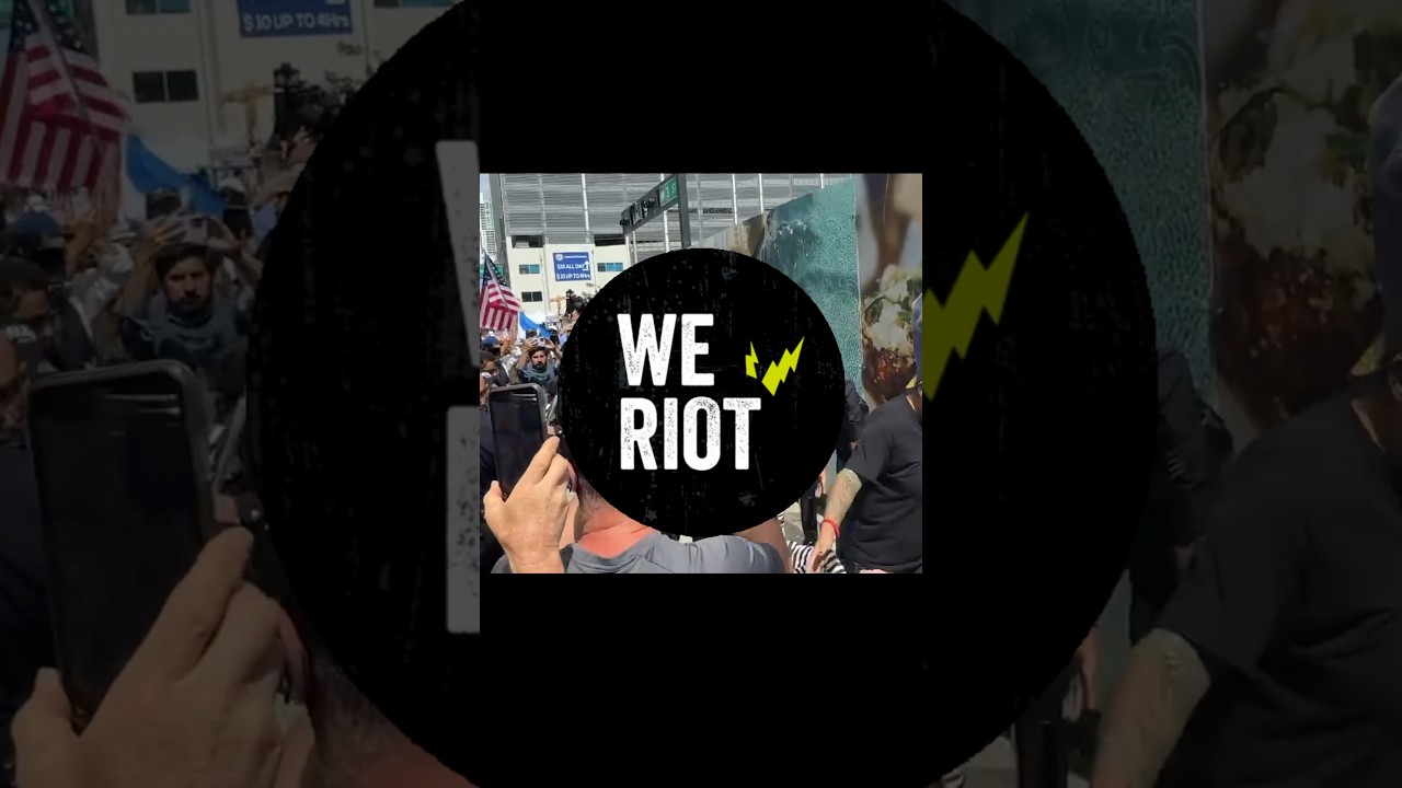 #protestors #rush #trump #suv #vehicle #car #miami #florida #leaving #federal #court #Sound #on #1k