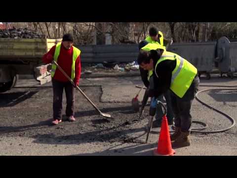 ქალაქში გზებზე არსებული ორმოების შესაკეთებლად ინტენსიური მუშაობა დაიწყო