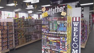 Quad Cities fireworks shops make some last-minute sales for New Year's Eve