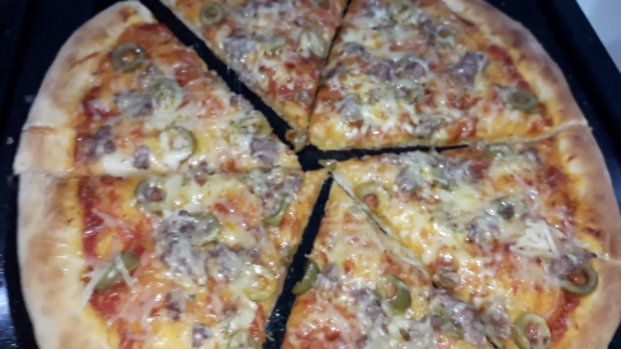 بيتزا..بصلصة.بنيينة