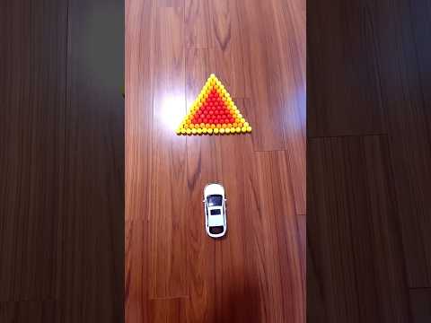 <strong>Triangle</strong> vs car