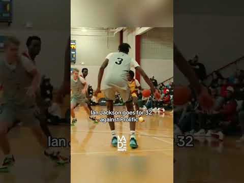 Ian Jackson dropped 32 against Prolific Prep last night😳