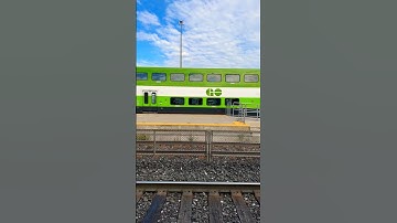 Go train leaving the station in Canada 🇨🇦 #shorts