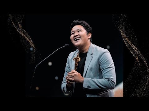 Alhamdulillah dapat piala Komika Terfavorit | Maturnuwun support e lur | mugo isok selalu menghibur