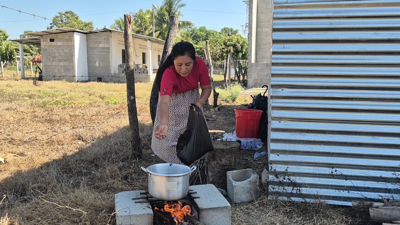 Los invitados están x llegar Lilia preocupada les prepara esta bebida 🥤 