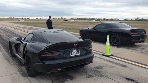 Challenger Hellcat Vs Dodge Viper 1/2 Mile