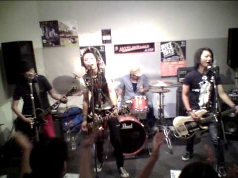UP RISING HOTLINE2012 島村楽器直方店 店予選動画