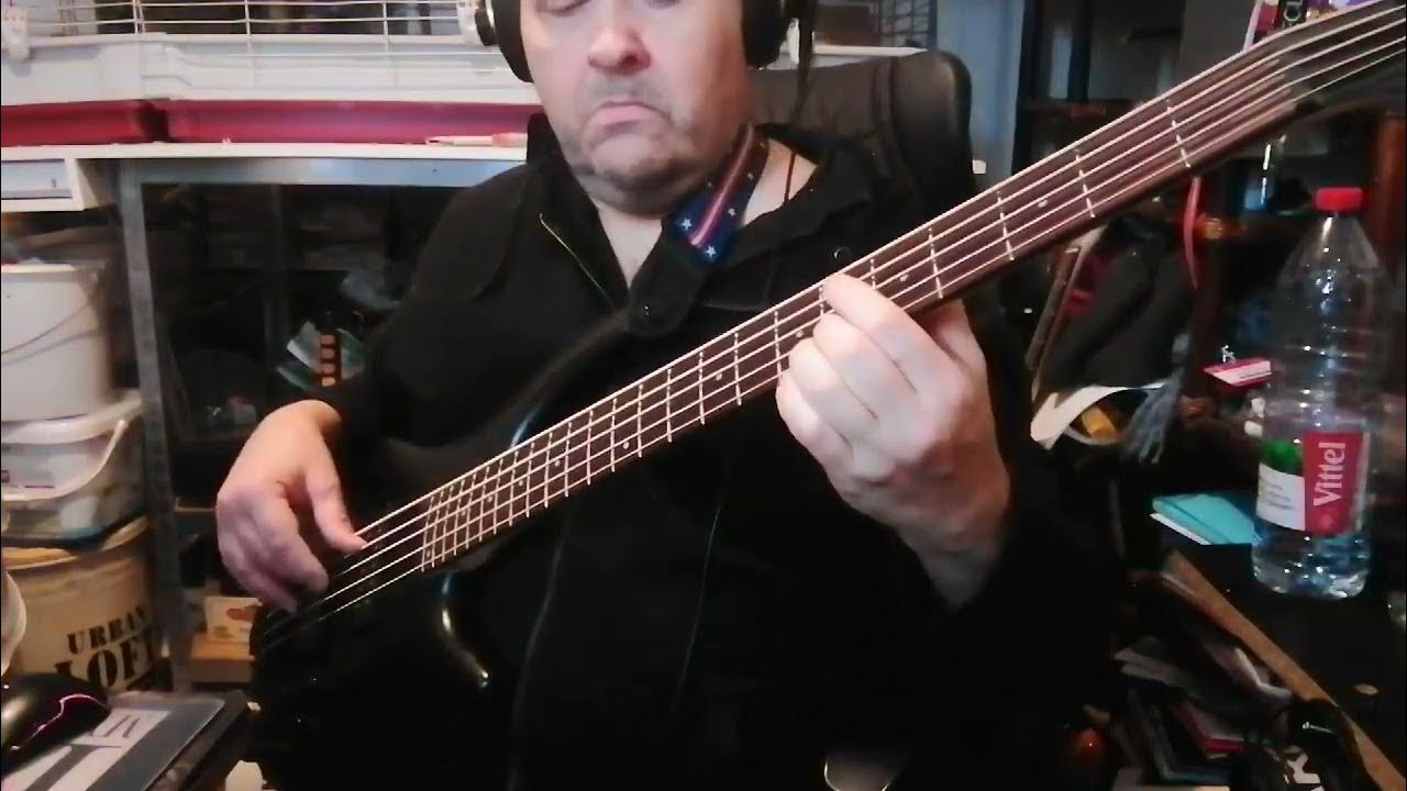 Générique Benny Hill (Didier Cover Bass) YouTube